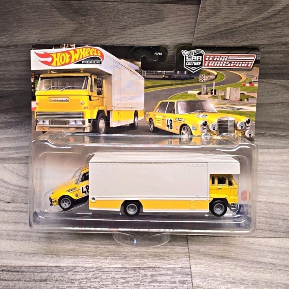 Hot Wheels Car Culture Team Transport Mercedes 300 SEL 6.8 AMG 1:64 FLF56